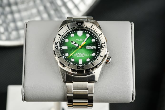 Alba Mechanical AL4443X1 Automatic Men Green Black Gradation Patterned Dial Stainless Steel Strap