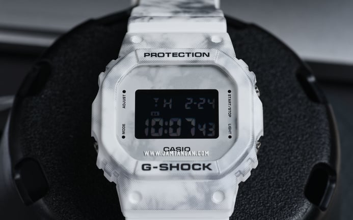 Casio G-Shock DW-5600GC-7DR Square Grunge Snow Camouflage Digital Dial Camouflage Resin Band