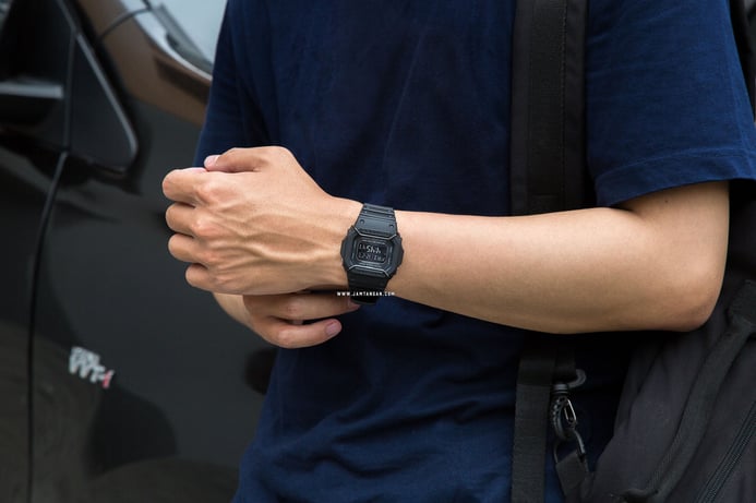 Casio G-Shock DW-D5600P-1JF Wristwatch Men Quartz Digital Black Resin