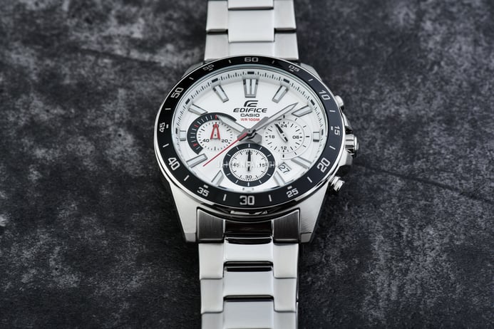 Casio Edifice EFV-570D-7AVUDF Chronograph Men Silver Dial Stainless Steel Band