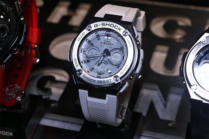 Casio G-Shock G-Steel GST-W310-7AJF Men White Digital Analog Watch White Resin Band