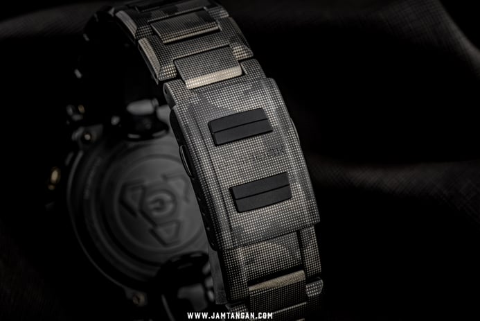 Casio G-Shock MTG-B1000DCM-1AJR Tough Solar Black Dial Camouflage Composite Strap