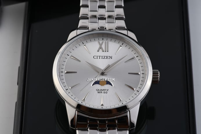 Citizen Classic AK5000-54A Men Moon Phase Silver Dial Stainless Steel Strap