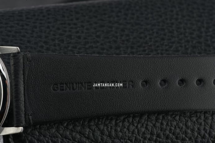 Emporio Armani Classic AR11013 Black Dial Black Leather Strap