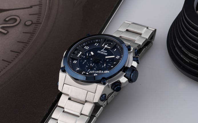 Expedition Chronograph E 6605 MC BTUBU Men Blue Dial Stainless Steel Strap