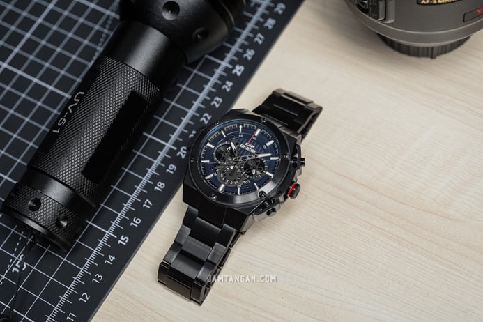 Expedition Chronograph E 6830 MC BIPBU Men Blue Dial Black Stainless Steel Strap