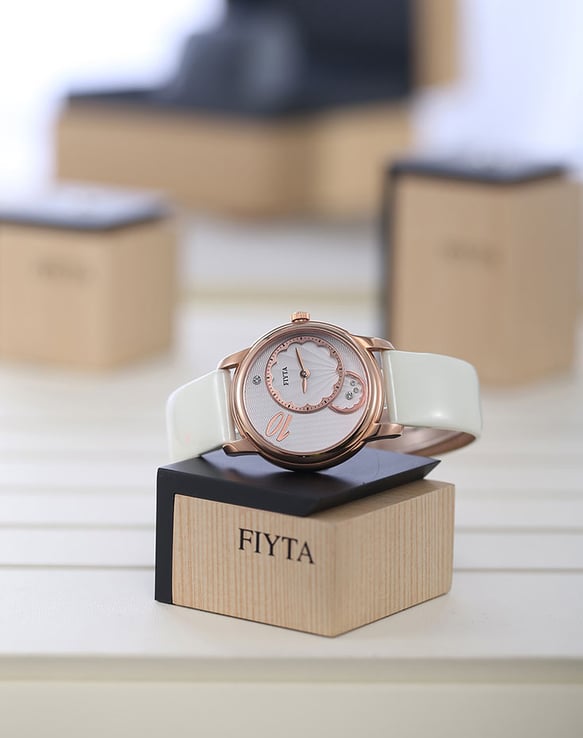 FIYTA Photographer L1560.B Luxury Women IF Collection White Leather Strap Watch