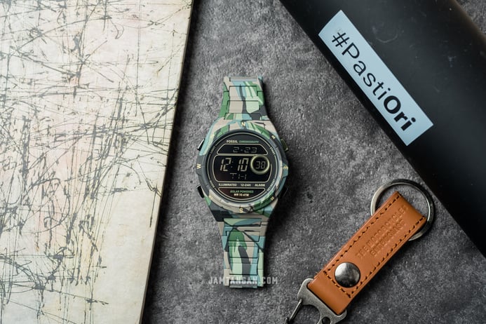 Fossil Everett FS5894 Camo Solar-Powered Digital Dial Camouflage Stainless Steel Strap