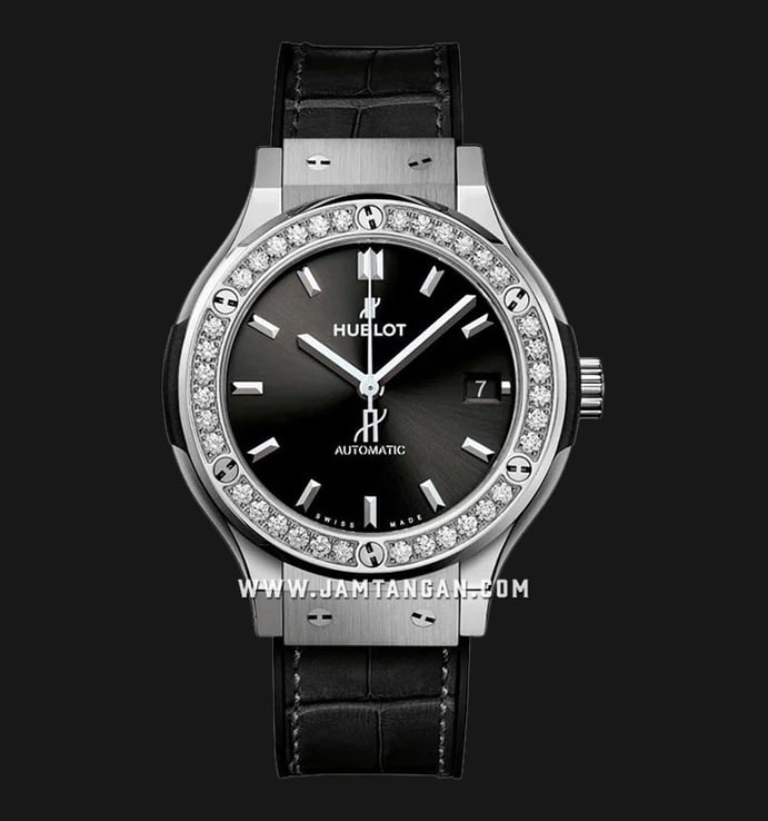 Hublot Classic Fusion 565.NX.1470.LR.1204 Titanium Diamonds Matte Black Dial Black Leather Strap