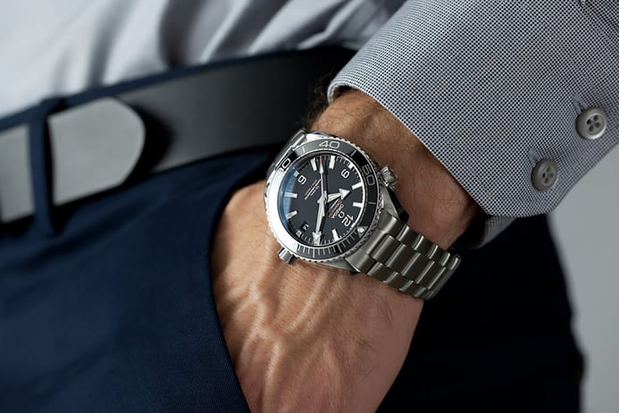 Omega Seamaster Planet Ocean 600m 215.30.44.21.01.001 Co-Axial Master Chronometer Steel Strap
