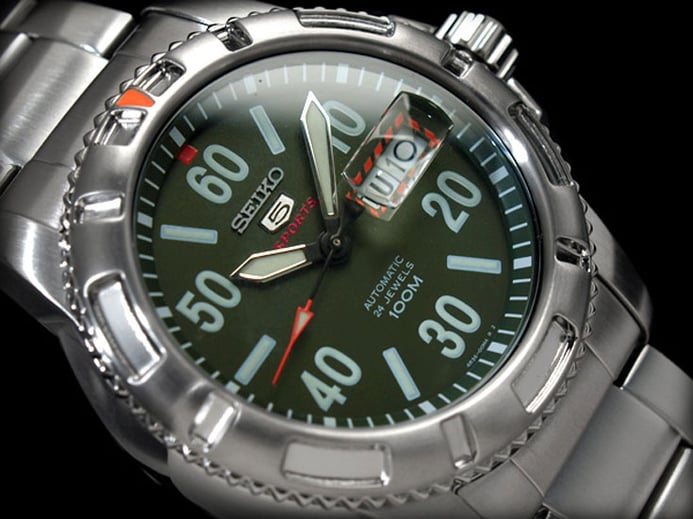 Seiko 5 Sports SRP215K1 Automatic Green Dial Stainless Steel Strap