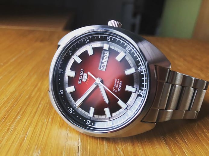 Seiko 5 Sports SRPB17K1 Automatic Turtle Red Dial Stainless Steel Strap