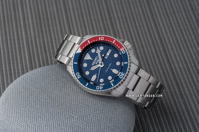 Seiko 5 Sports SRPD53K1 SKX Sports Style Pepsi Automatic Blue Dial Stainless Steel Strap