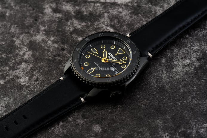 Seiko 5 Sports SRPK39K1 55th Anniversary Bruce Lee Leather Strap Limited Edition + Extra Strap