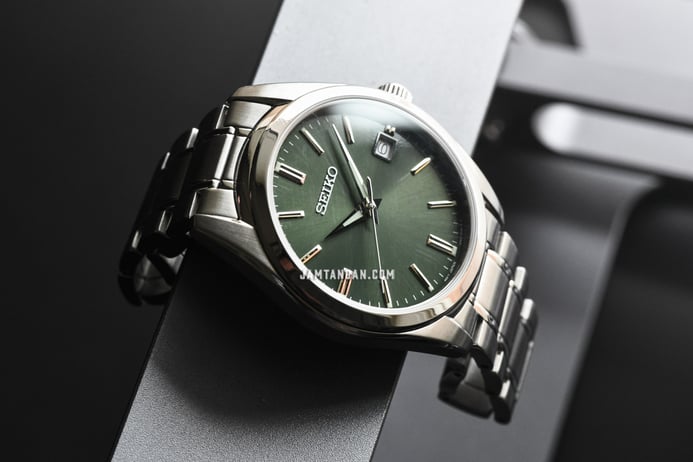 Seiko Classic SUR527P1 Discover More Dress Olive Green Dial Stainless Steel Strap