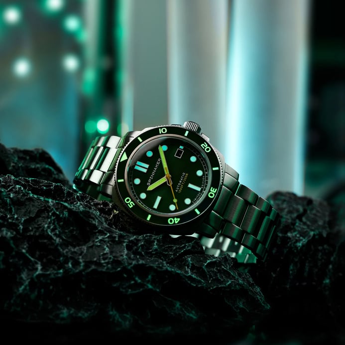 Spinnaker Hull Diver SP-5106-33 Automatic Emerald Pearl Dial Stainless Steel Strap Limited Edition