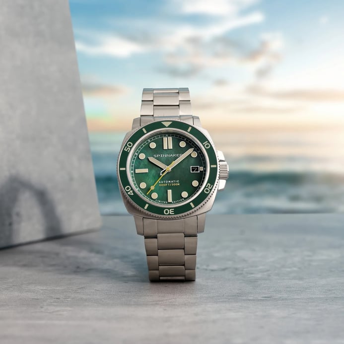 Spinnaker Hull Diver SP-5106-33 Automatic Emerald Pearl Dial Stainless Steel Strap Limited Edition