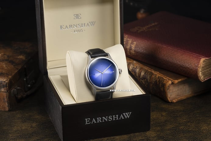 Thomas Earnshaw Bauer ES-8107-02 Fumee Smoky Blue Dial Black Leather Strap