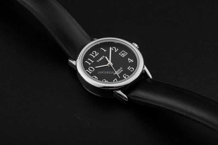 Timex Easy Reader T2N525 Indiglo Black Dial Black Leather Strap